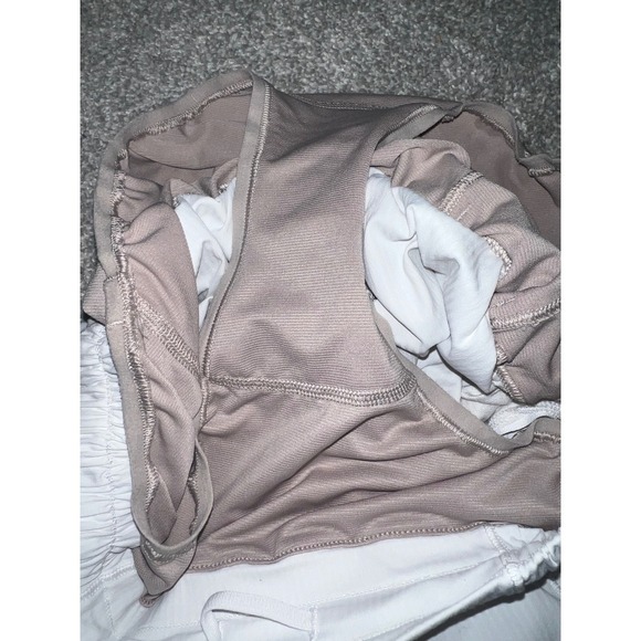 Lululemon Hotty Hot ShortsSize 6 white  athletic - Picture 8 of 9